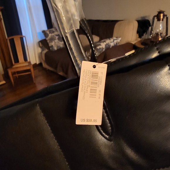 Victoria's Secret Purse. NWT black plush purse. - Picture 3 of 11